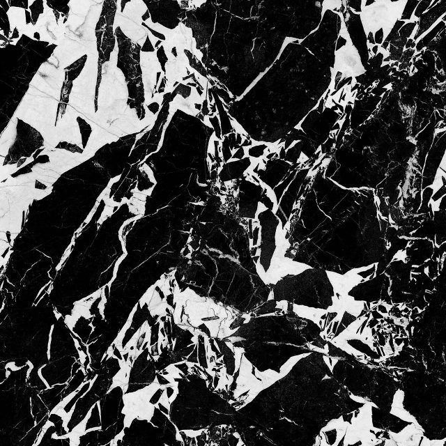 B&W Marble Fragment Naturale